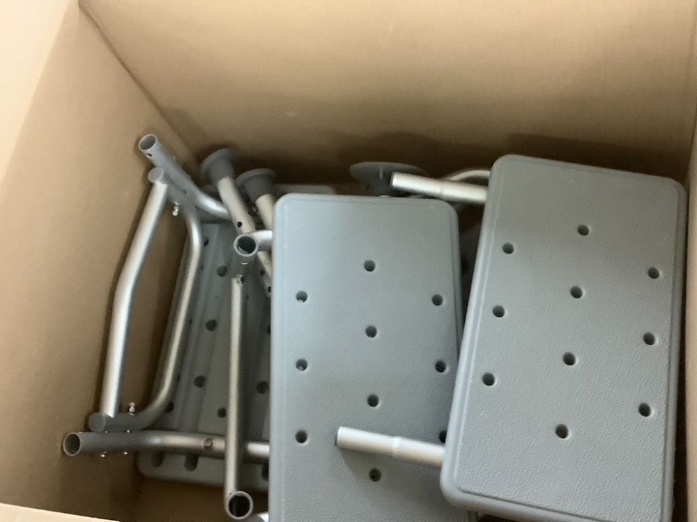 Tub Transfer Bench - Image 2 - Lot 776