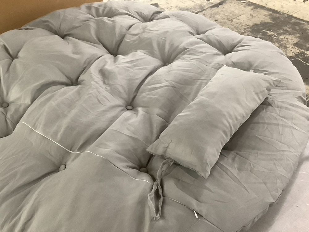 45" Egg Chair Cushion - Image 4 - Lot 777