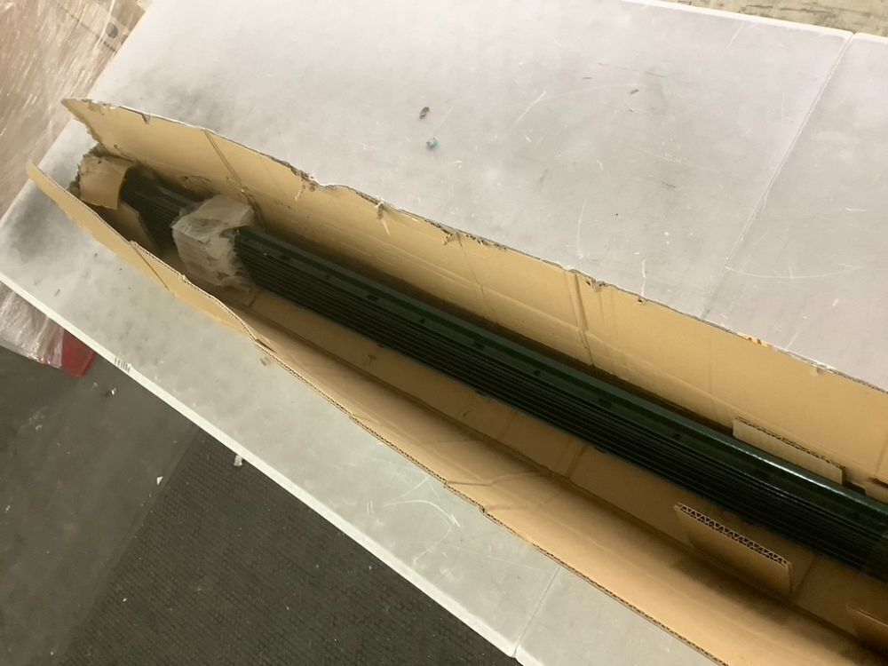 4' Metal Fence Posts, 10 Pack - Image 5 - Lot 280