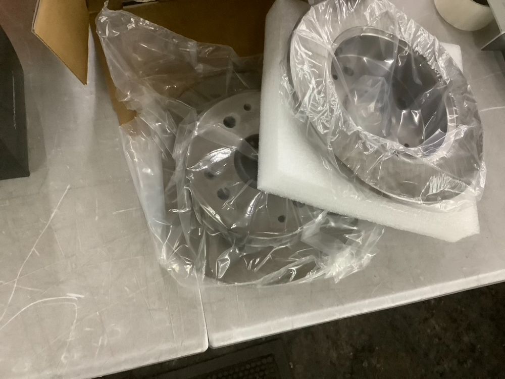 A-Premium 12.24 inch Front Vented Disc Brake Rotors + Ceramic Pads Kit for Ford Ranger 2021-2022, Bronco 2021-2022 - Image 6 - Lot 176