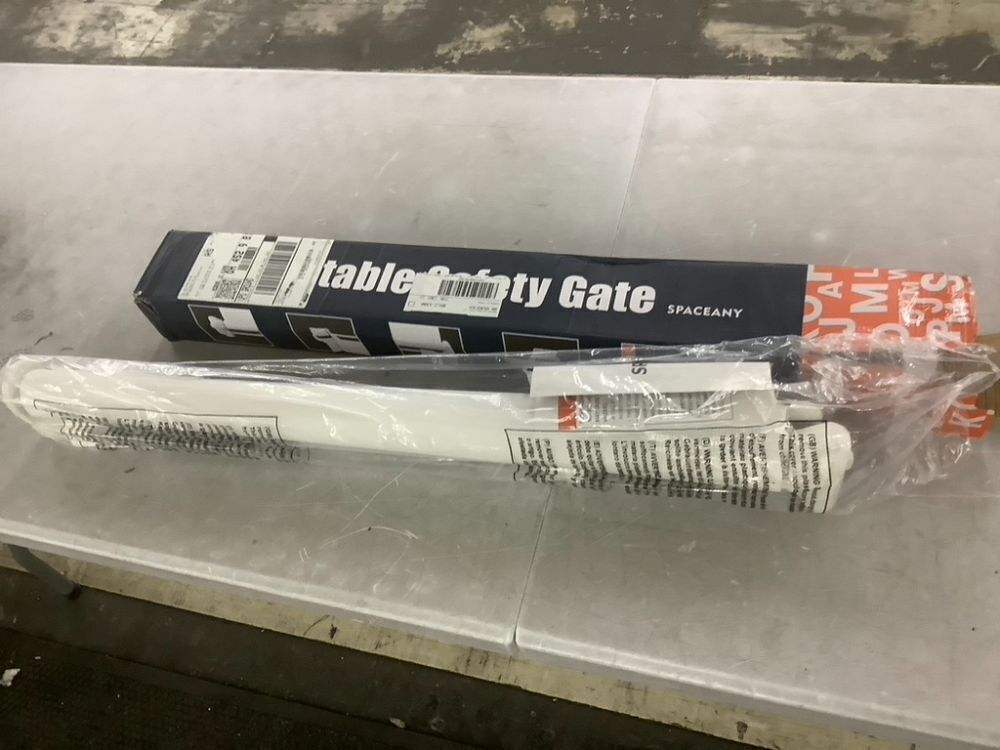 Retractable Baby Gate - Image 1 - Lot 587