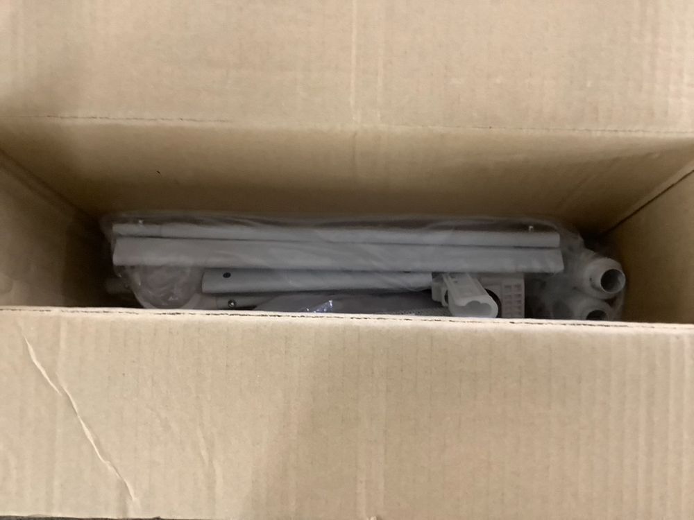 UNAPHO Swing Down Toddler Bed Rail 40" - Image 5 - Lot 581