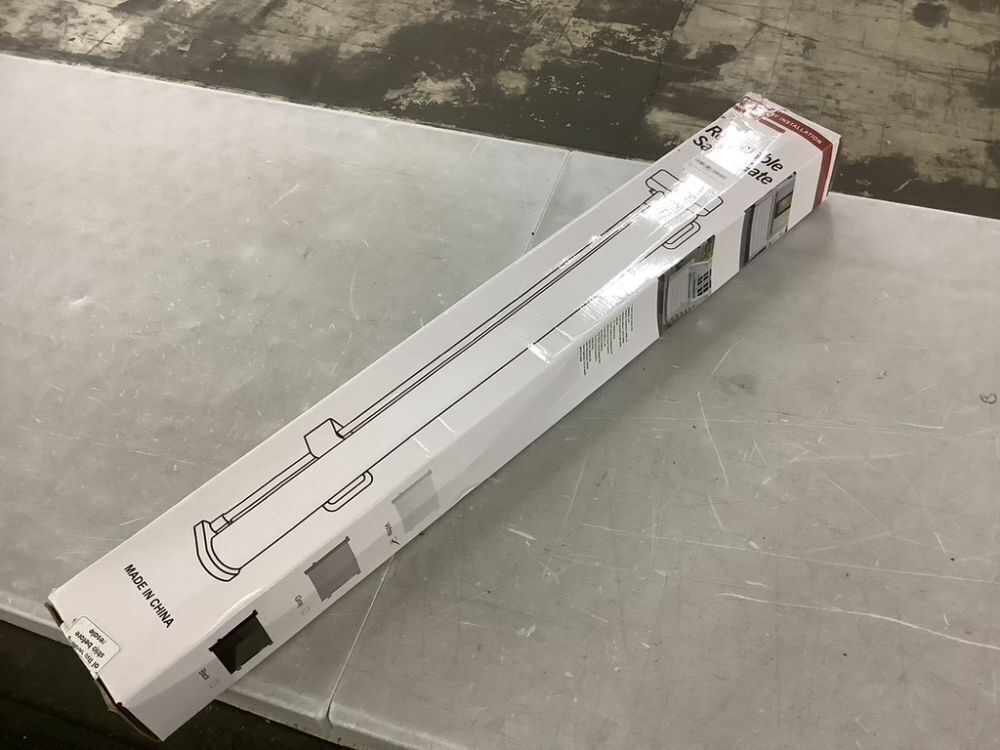 Retractable Baby Gate - Image 3 - Lot 583