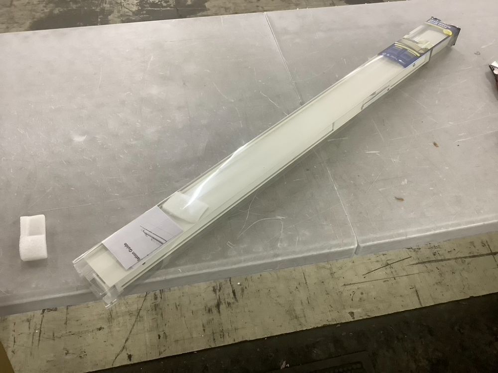 White Roller Shades - Image 1 - Lot 481