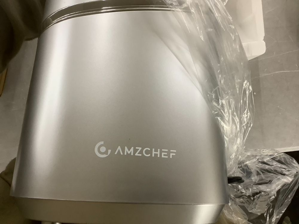 AMZCHEF 5.8" Extra Self-Feeding Cold Press Juicer with Large Auger & Triple Strainers - Image 6 - Lot 185
