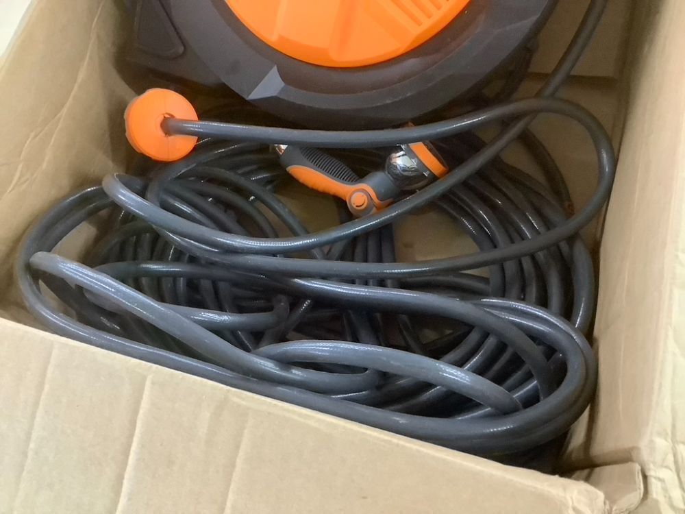 Retractable Garden Hose Reel with Hose - Image 3 - Lot 381