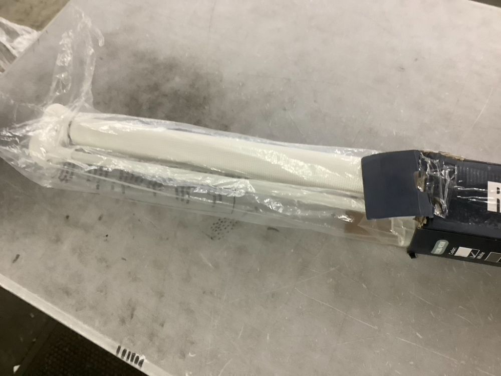 Retractable Baby Gate - Image 3 - Lot 486