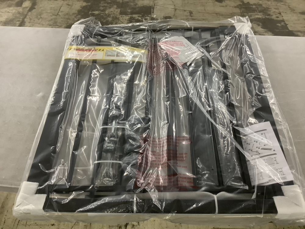 Cumbor 29.7-48" Baby Gate - Image 3 - Lot 283