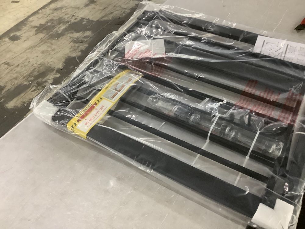 Cumbor 29.7-48" Baby Gate - Image 4 - Lot 283