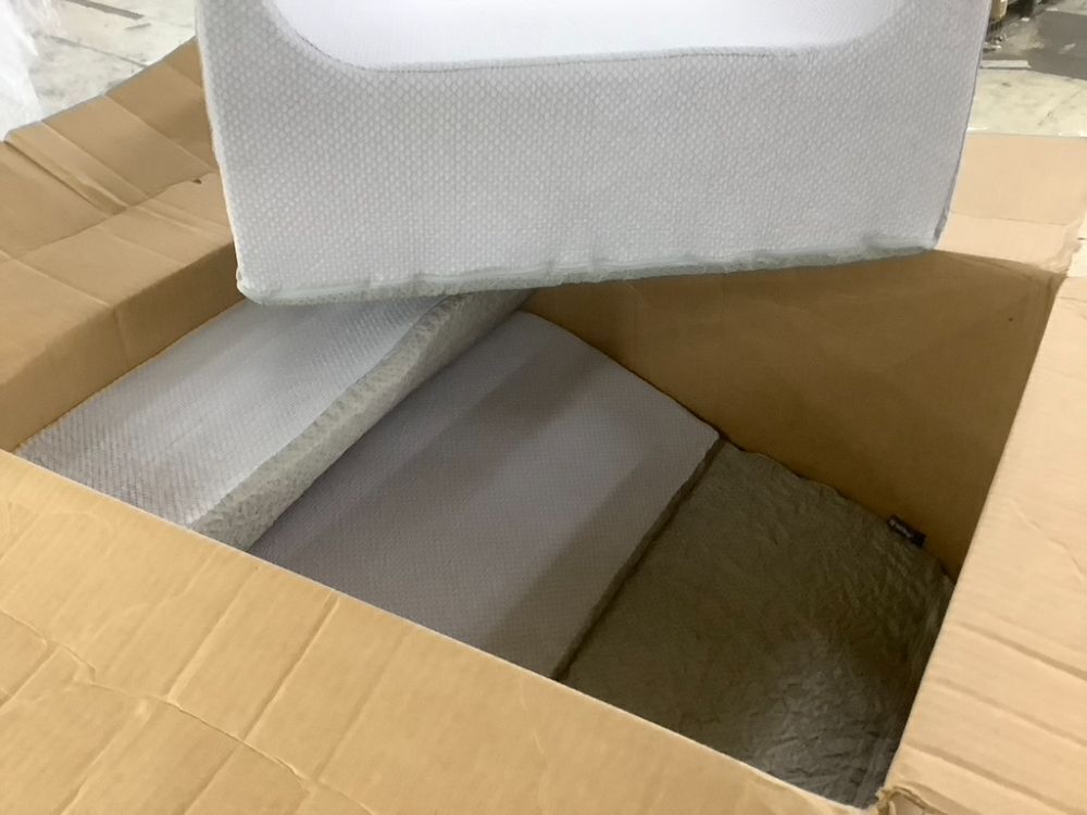 Orthopedic Bed Wedge Pillow Set - Image 4 - Lot 196