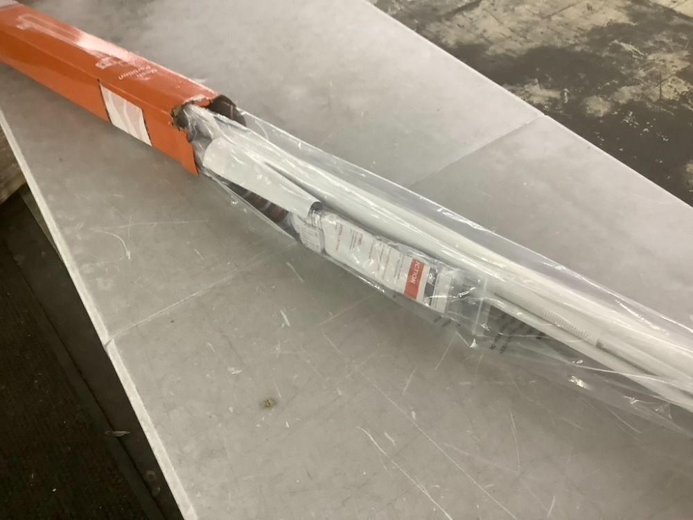 Retractable Baby Gate - Image 4 - Lot 696