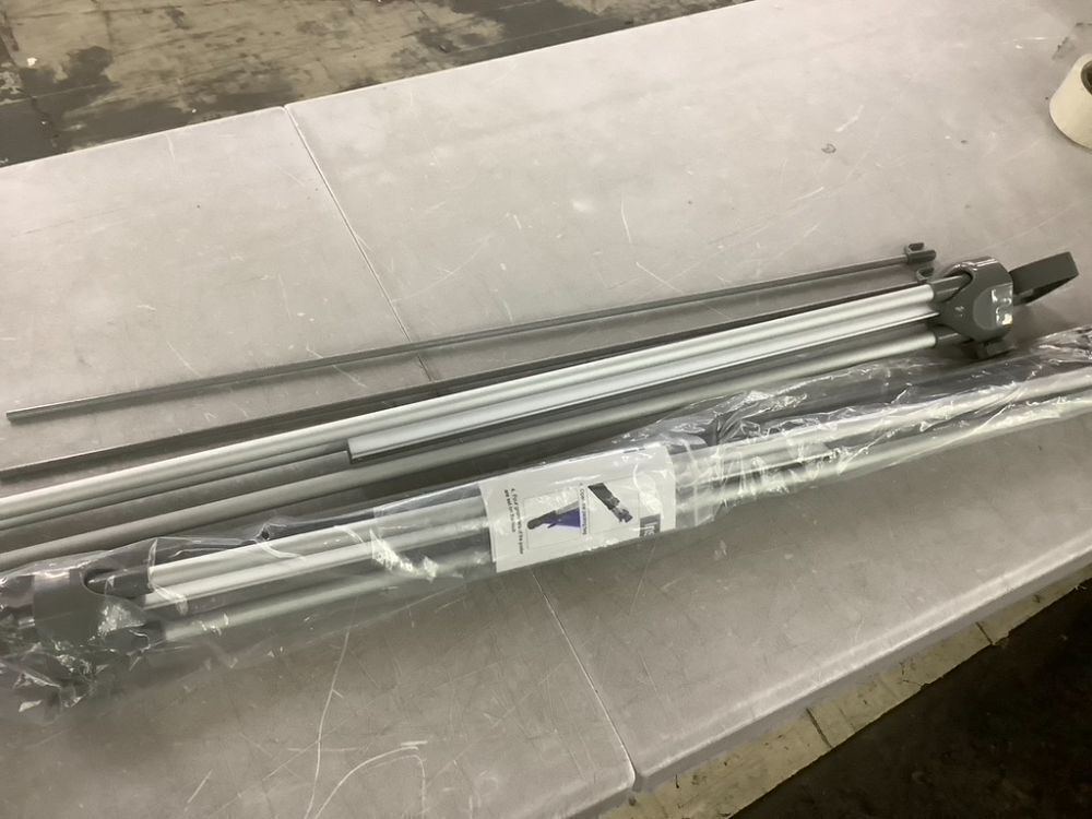 Adjustable X Banner Stand, 2 pack - Image 4 - Lot 700