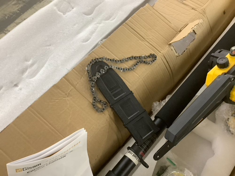 Gisam 2-in-1 Electric Pole Saw & 8" Mini Chainsaw, 1000W Brushless Motor - Image 6 - Lot 193