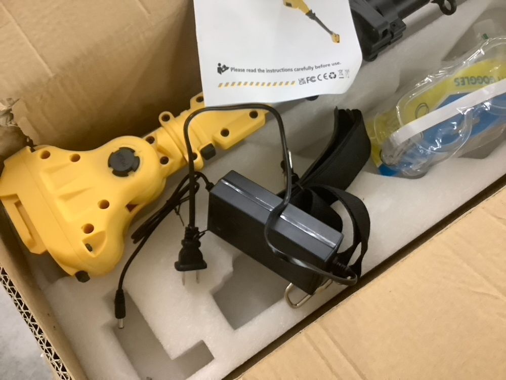 Gisam 2-in-1 Electric Pole Saw & 8" Mini Chainsaw, 1000W Brushless Motor - Image 7 - Lot 193