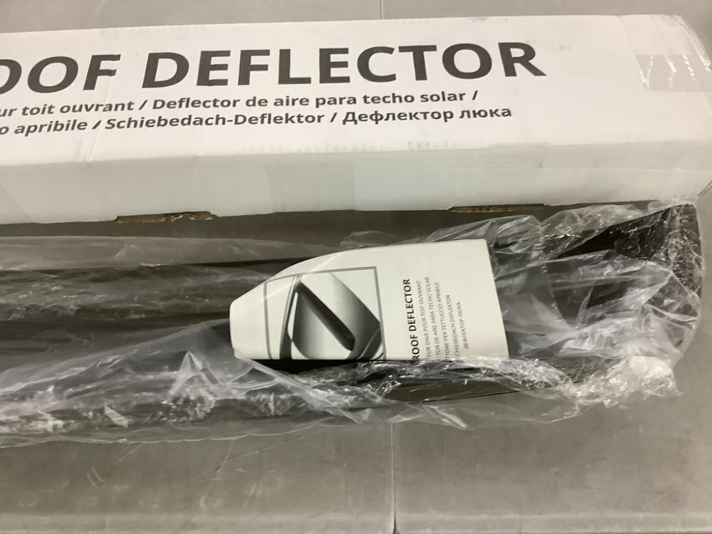 Extra Durable Sunroof Visor Wind Deflector 35.6" - Image 4 - Lot 694