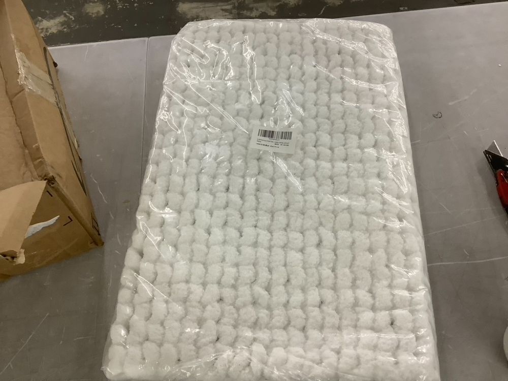 LUMI Memory Foam Bath Mat, 24" x 43" - Image 3 - Lot 695