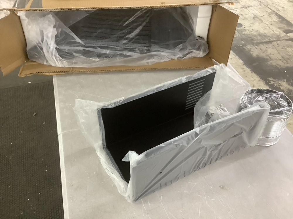 FIREGAS Black Range Hood 30 inch, 450 CFM - Image 4 - Lot 199