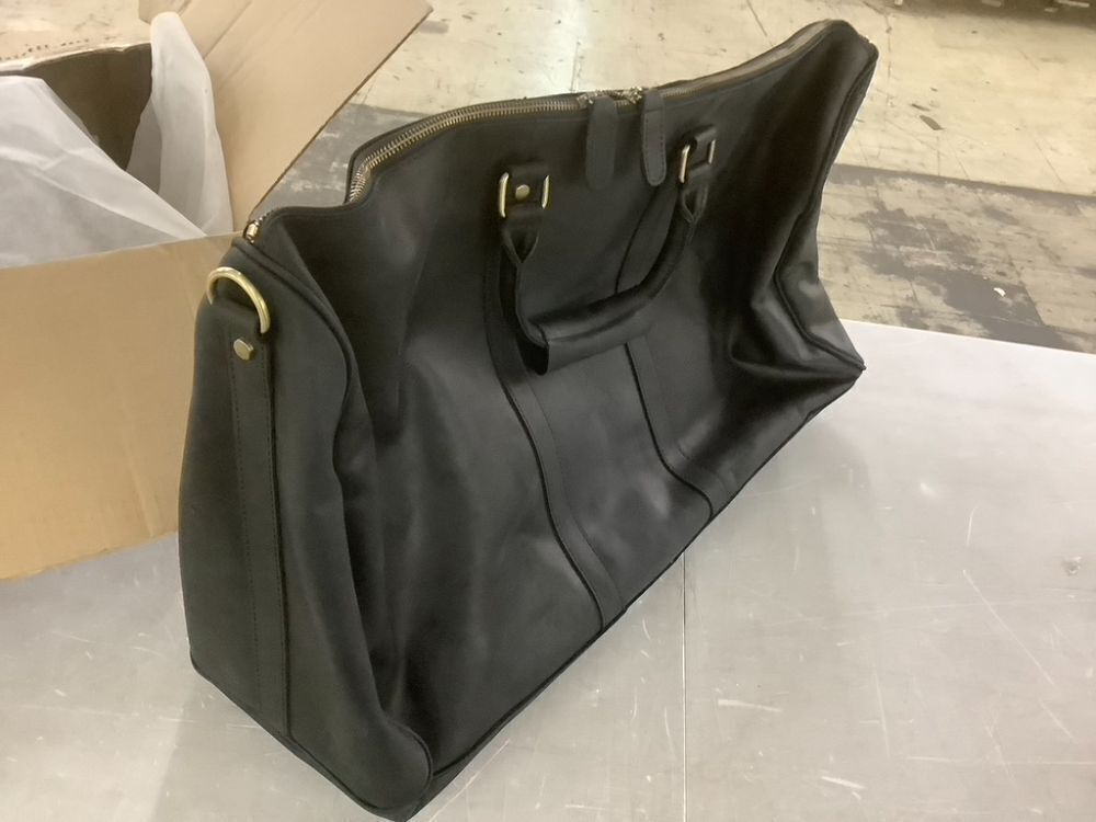 Black Leather Travel Bag - Image 4 - Lot 492