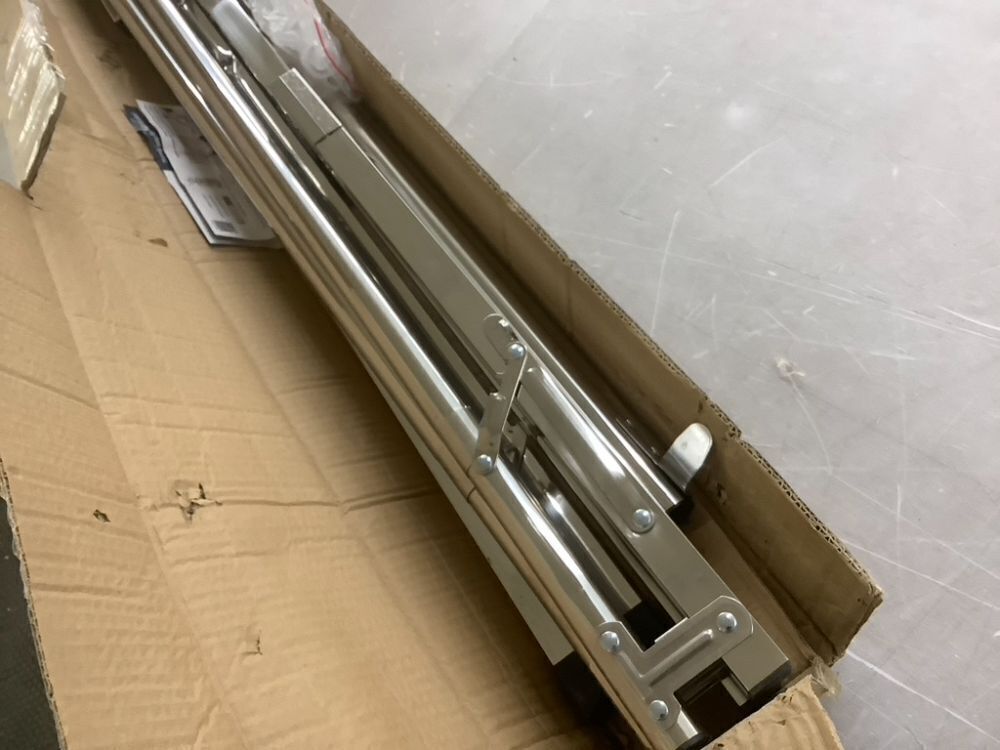 Folding Clothes Drying Rack - Image 3 - Lot 500