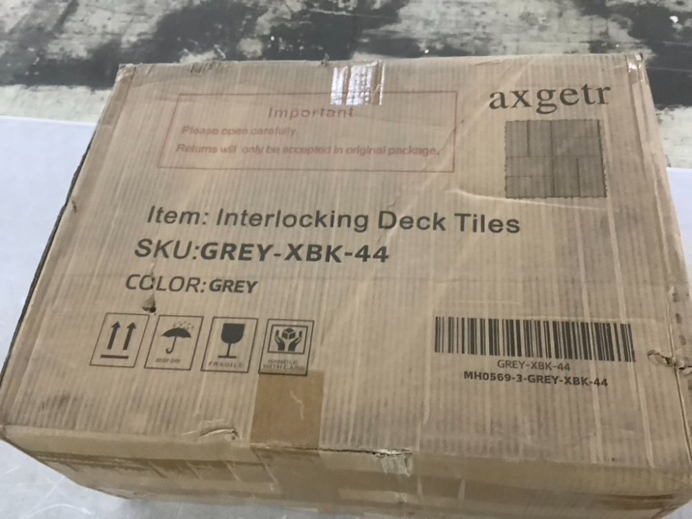 Interlocking Deck Tiles, 12" x 12", 44pc - Image 2 - Lot 293