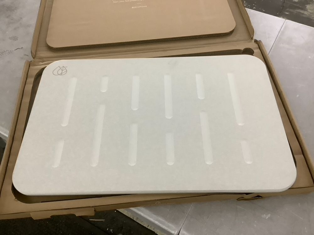 Dorai Bath Stone Mat, 15" x 24" - Image 2 - Lot 295