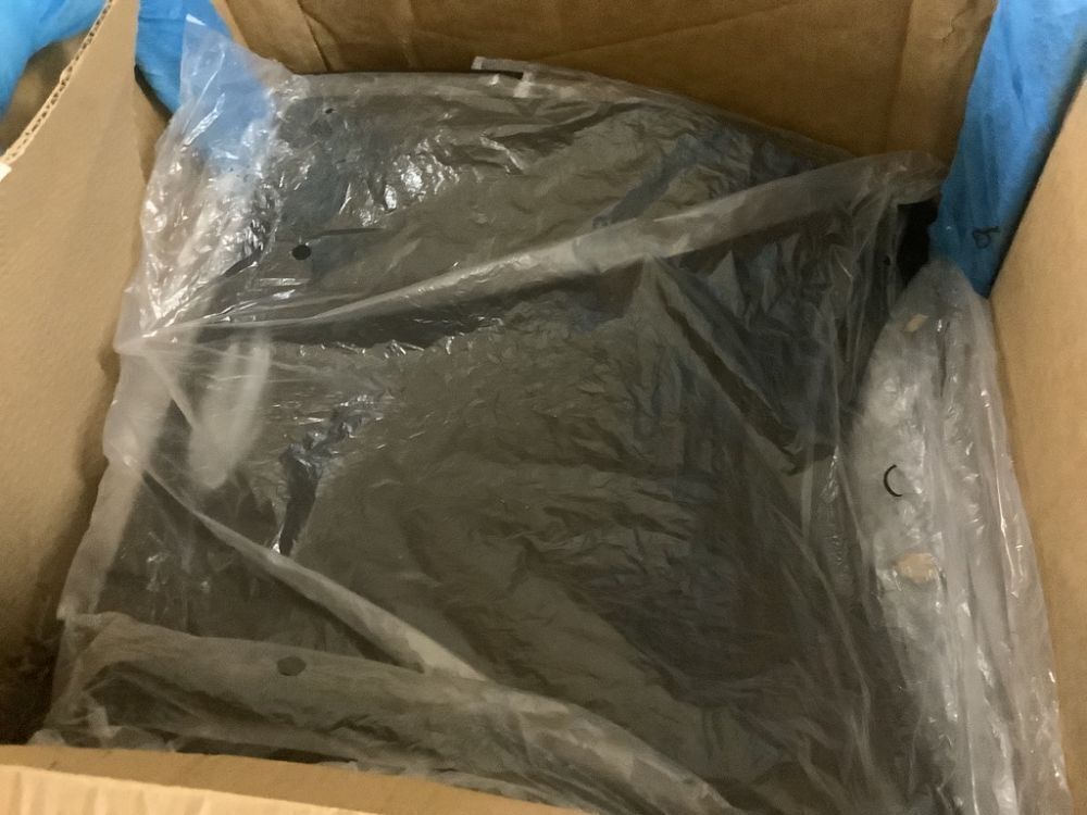 VINGLI 4 Pack Stackable Plastic Office Chairs - Image 4 - Lot 225