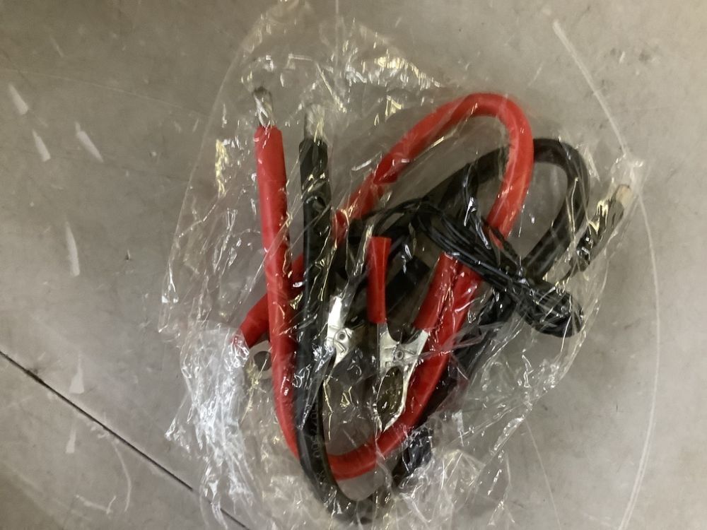 Solar DC to AC Power Inverter - Image 8 - Lot 132