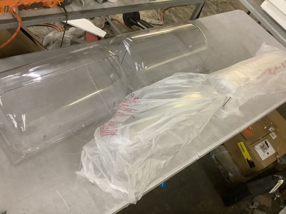 4 Pack Clear Plastic Chafing Dish Covers, 21" x 13" x 7" Roll Top - Image 2 - Lot 800