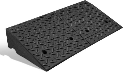 DNA MOTORING 6.9" Rise Heavy Duty Rubber Curb Ramp, 39 in L x 19.5 in W - Lot 792