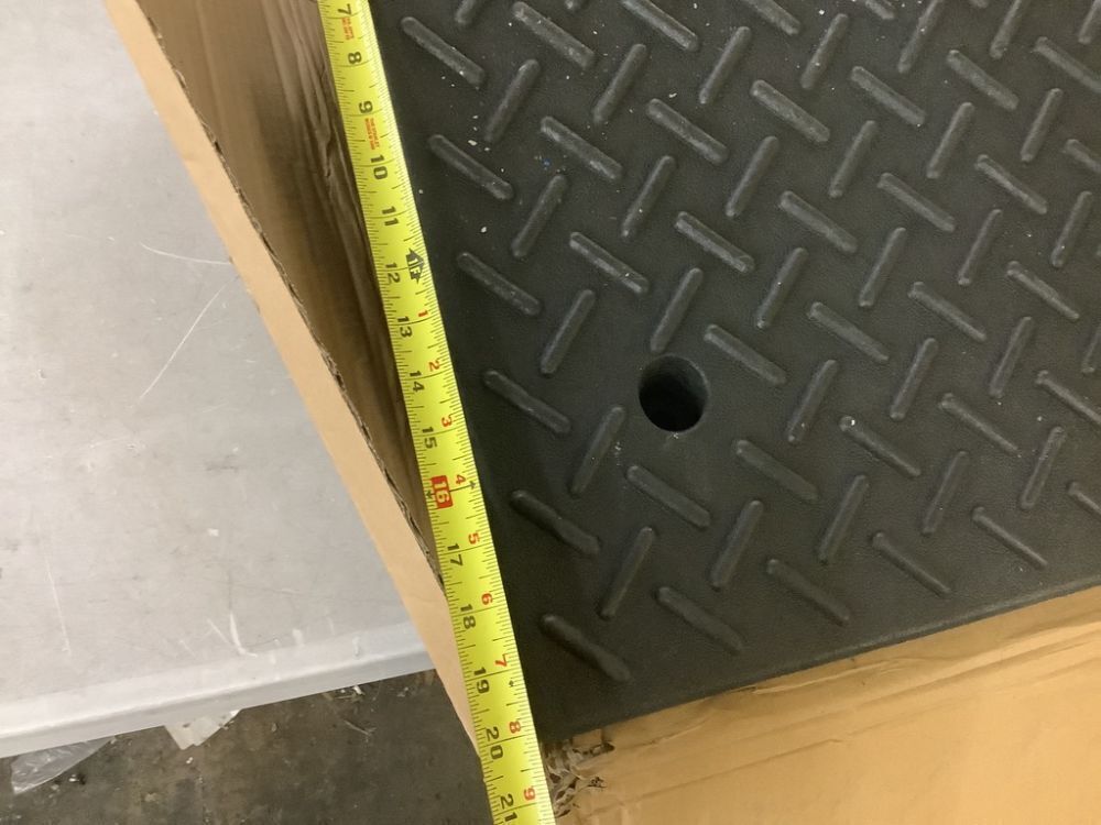 DNA MOTORING 6.9" Rise Heavy Duty Rubber Curb Ramp, 39 in L x 19.5 in W - Image 7 - Lot 793