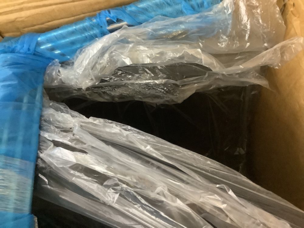 VINGLI 4 Pack Stackable Plastic Office Chairs - Image 3 - Lot 683