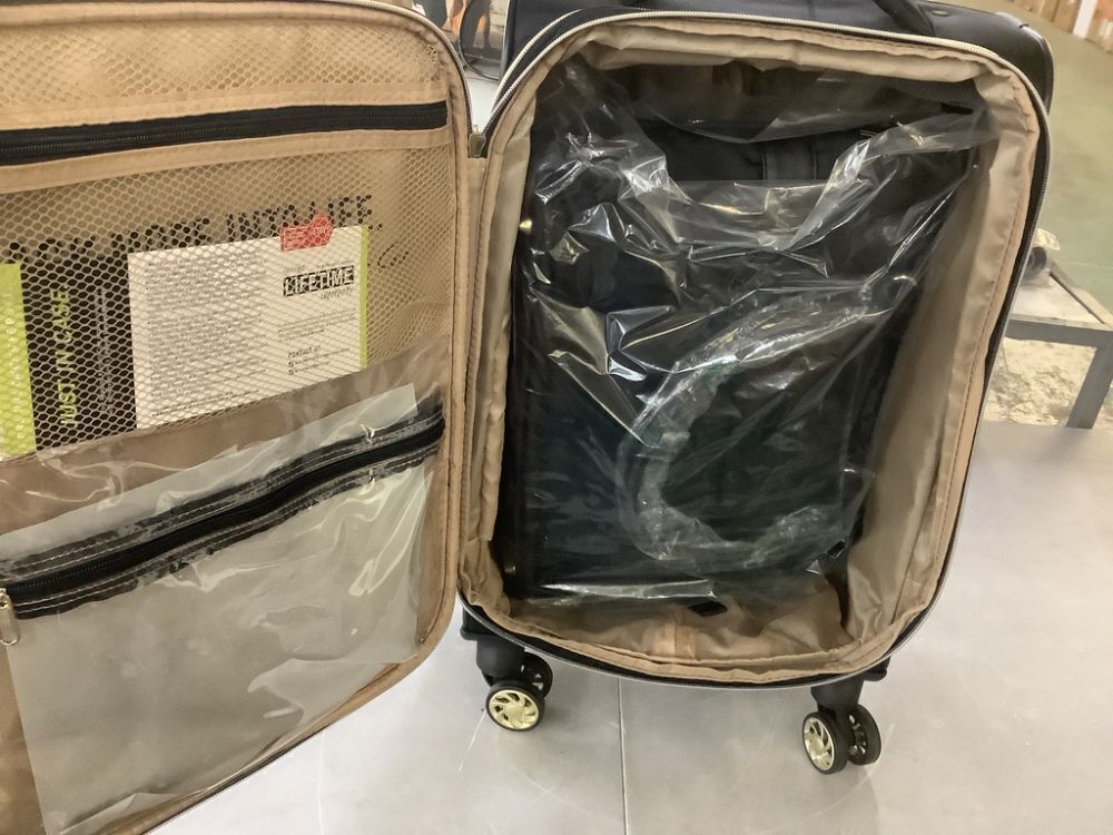 Kenneth Cole Reaction Chelsea 20" Polyester-Twill Expandable Carry On and Tote Bag - Image 6 - Lot 109