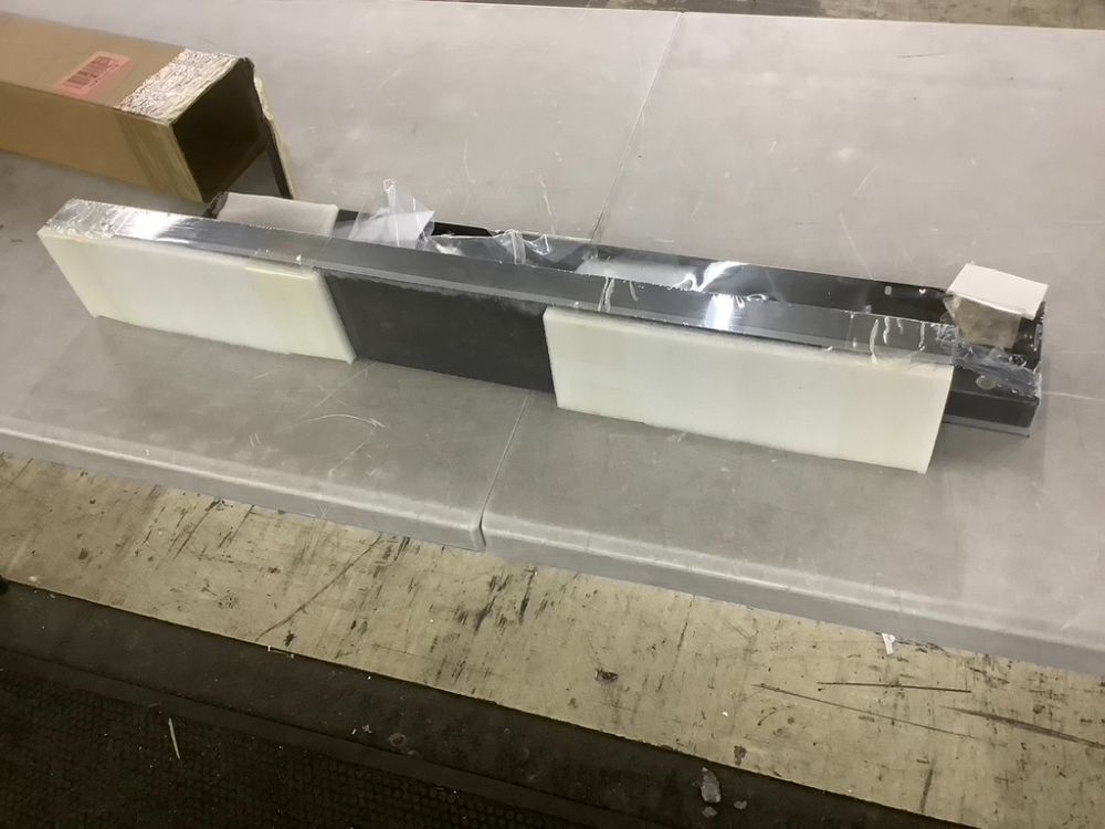 Levxhotty 31inch Modern Outdoor Dimmable Wall Light, 4.33 Inch Wide, 2 pc - Image 2 - Lot 201