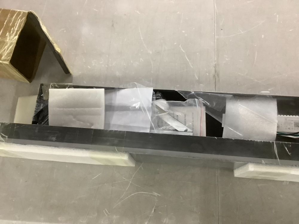 Levxhotty 31inch Modern Outdoor Dimmable Wall Light, 4.33 Inch Wide, 2 pc - Image 5 - Lot 201