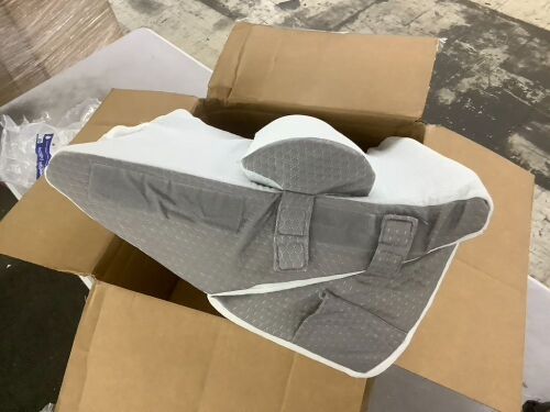 Bed Wedge Pillow - Lot 507