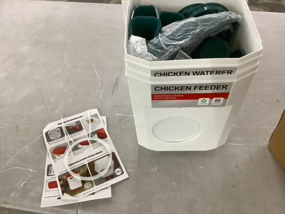 Automatic Chicken Feeder and Chicken Waterer Set, 3 Gallon/18 Pounds - Image 2 - Lot 709