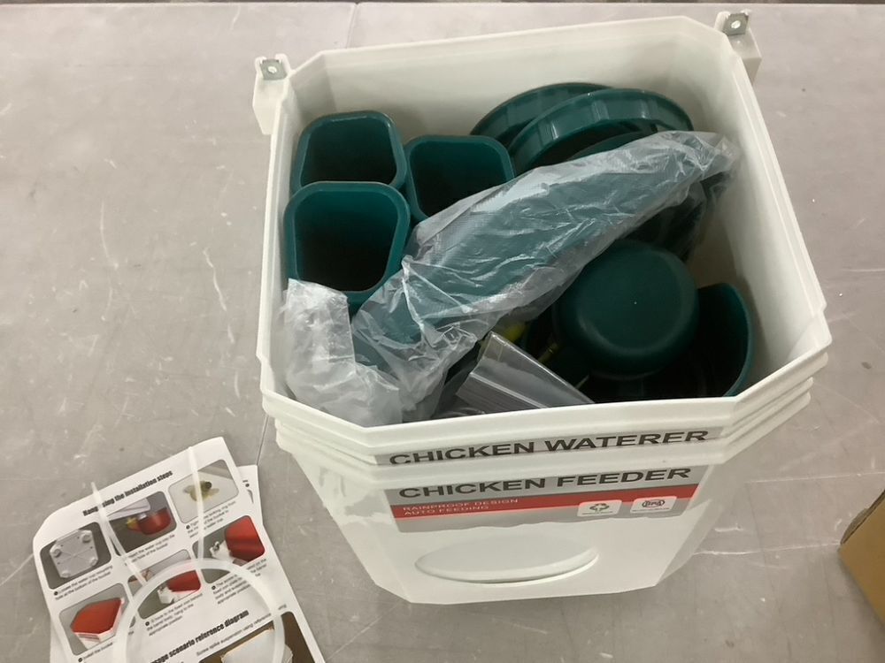 Automatic Chicken Feeder and Chicken Waterer Set, 3 Gallon/18 Pounds - Image 3 - Lot 709