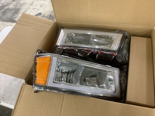 Headlights + Bumper Signal Lamps Pair for Avalanche 1500 2500 02-06 - Lot 307