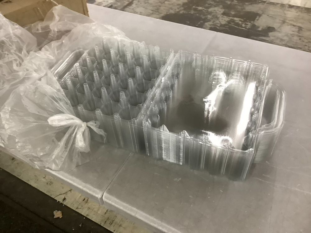 Portable Transparent Egg Cartons, 30 pc - Image 2 - Lot 503