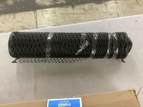 Zebro Plastic Chicken Wire Fence, 2' x 25' - Lot 706