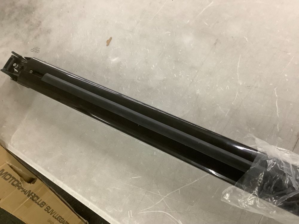 SUV Luggage Rack - Image 2 - Lot 409