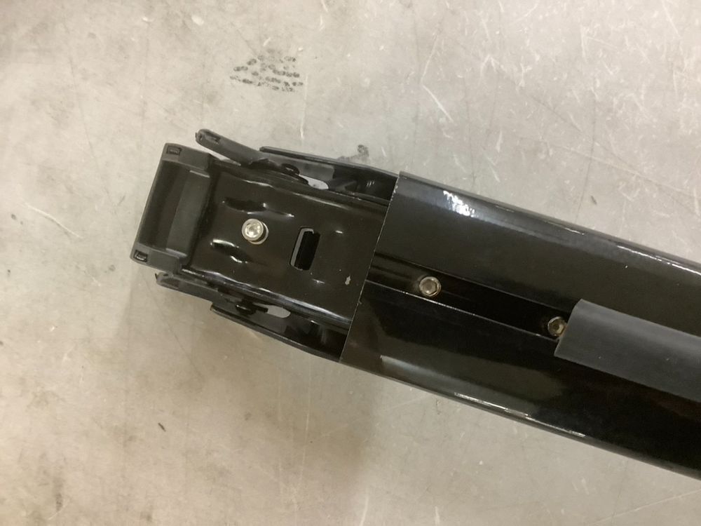 SUV Luggage Rack - Image 3 - Lot 409