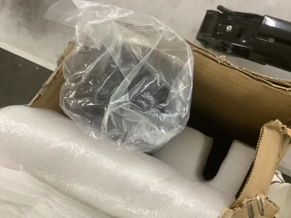 SUV Luggage Rack - Image 5 - Lot 409