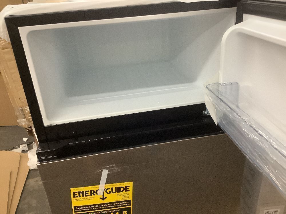 Vissani 3.1 cu. ft. 2-Door Mini Refrigerator in Stainless Steel with Freezer - Image 6 - Lot 54JF