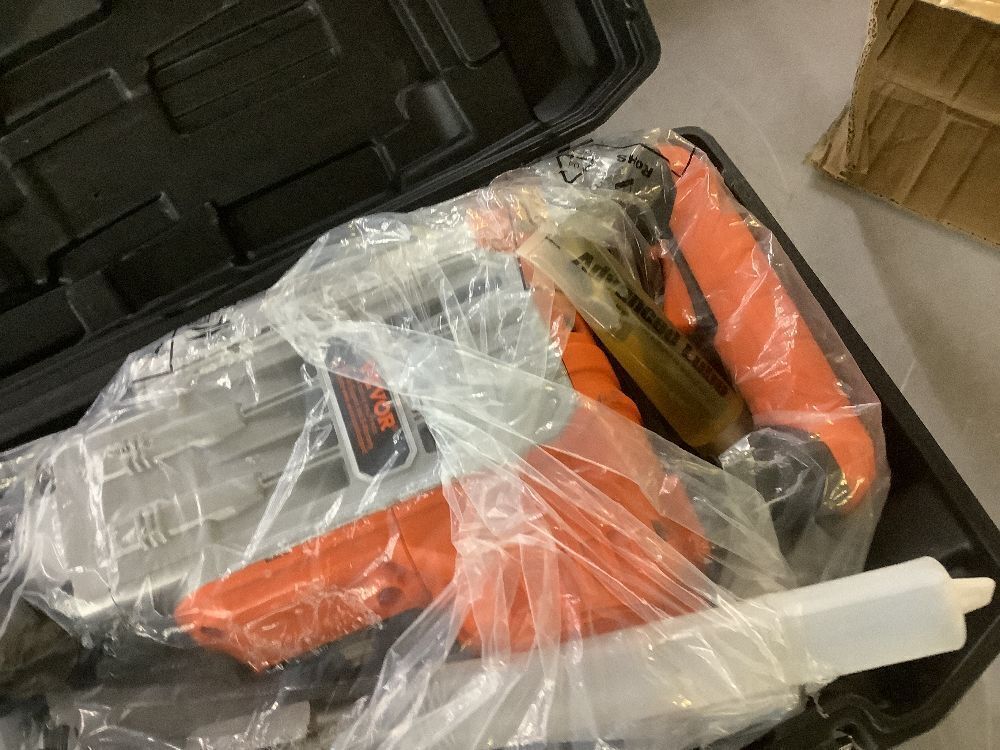 VEVOR 28.7 in. x 7 in. Demolition Jack Hammer, 3500W, 1900 BPM - Image 4 - Lot 24JF