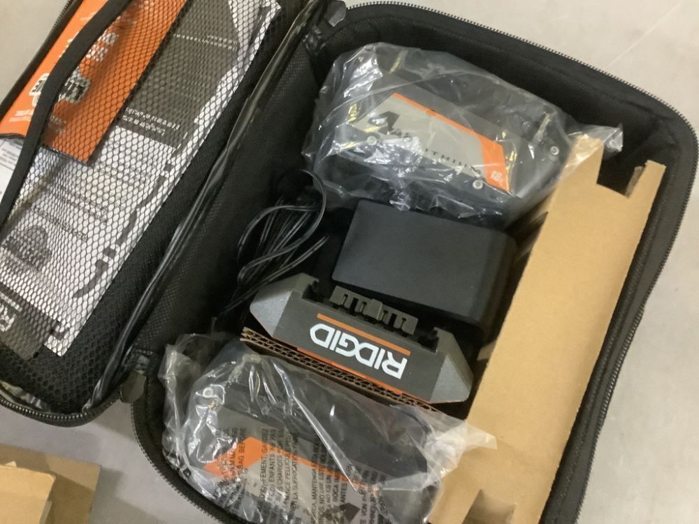 RIGID 18V Lithium-Ion (2) 4.0 Ah Battery Starter Kit with Charger and Bag - Image 3 - Lot 36JF
