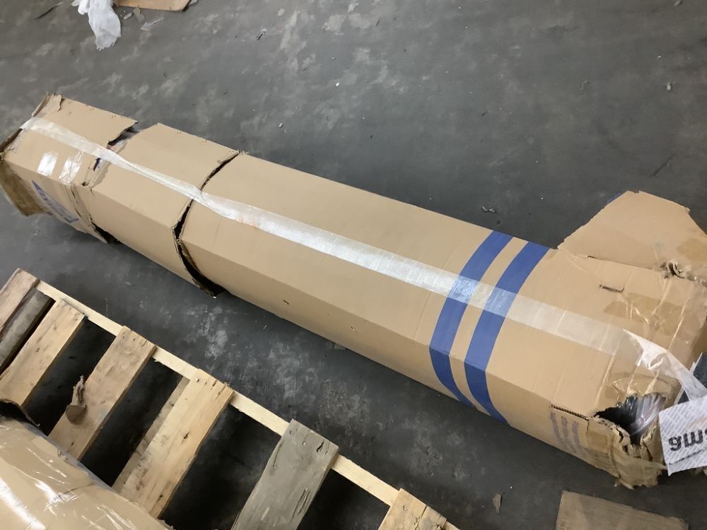 SIMARTH King Size 14 Inch Memory Foam Hybrid Mattress, Medium - Image 2 - Lot 40JF