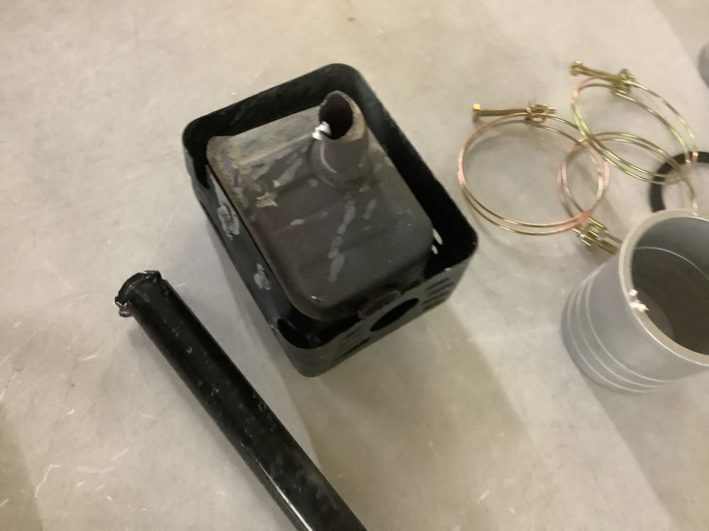 Gas Engine Water Pump - For Repair, Engine has Compression - Image 5 - Lot 136