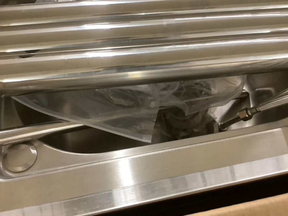 Free Standing Single Bowl Stainless Steel Sink with Faucet - Image 10 - Lot 203