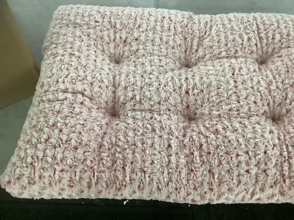 Fluffy Pet Bed, 35" x 23" - Image 2 - Lot 209
